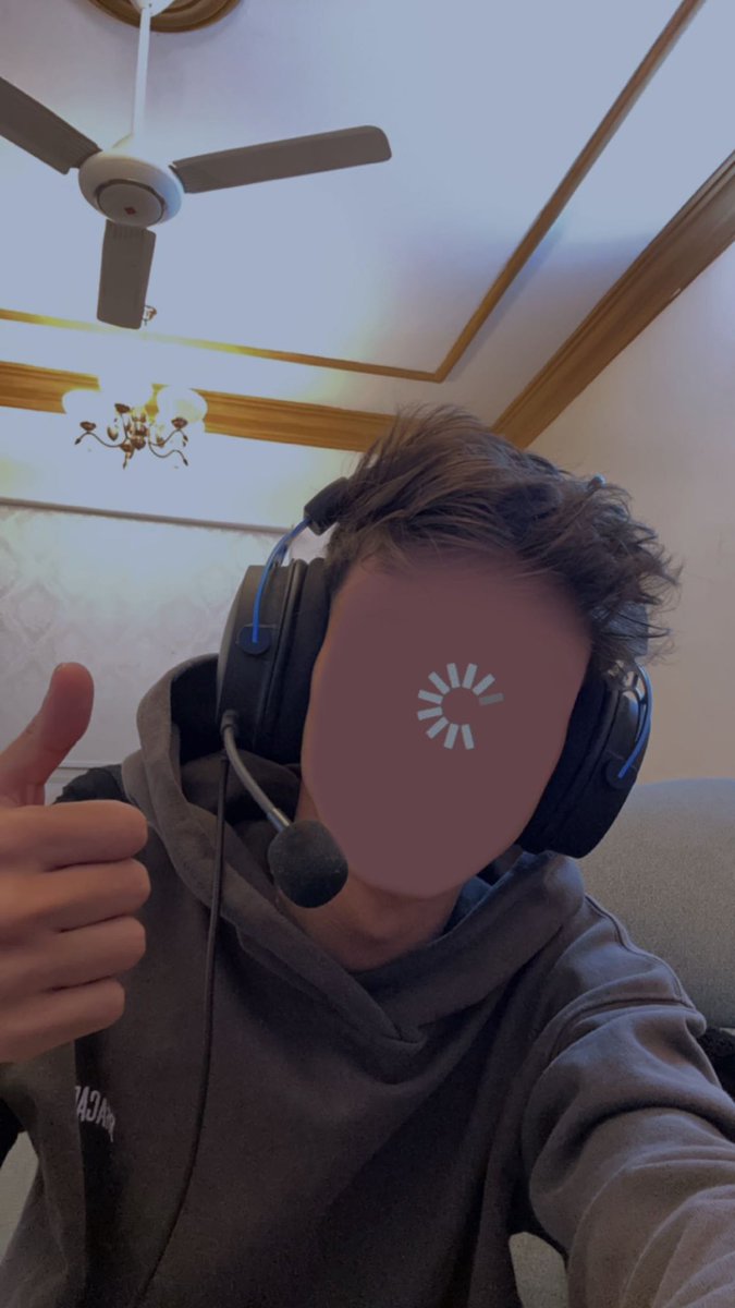 qks3_'s tweet photo. كنت متحمسس اول مارجعت وصورت ذي الصوره ب النهايه مقفله السيرفرات مو وقتها والله توي بستانس🤡💔.
#سيرفرات_سوني https://t.co/Q0ydpbuLuU