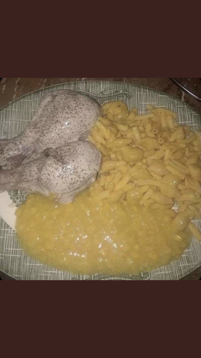 Omnipoteent's tweet photo. @IntenseV0 You just sent me a pic of your dinner, this dnt look like chicken over rice https://t.co/hIlZAg4IE3