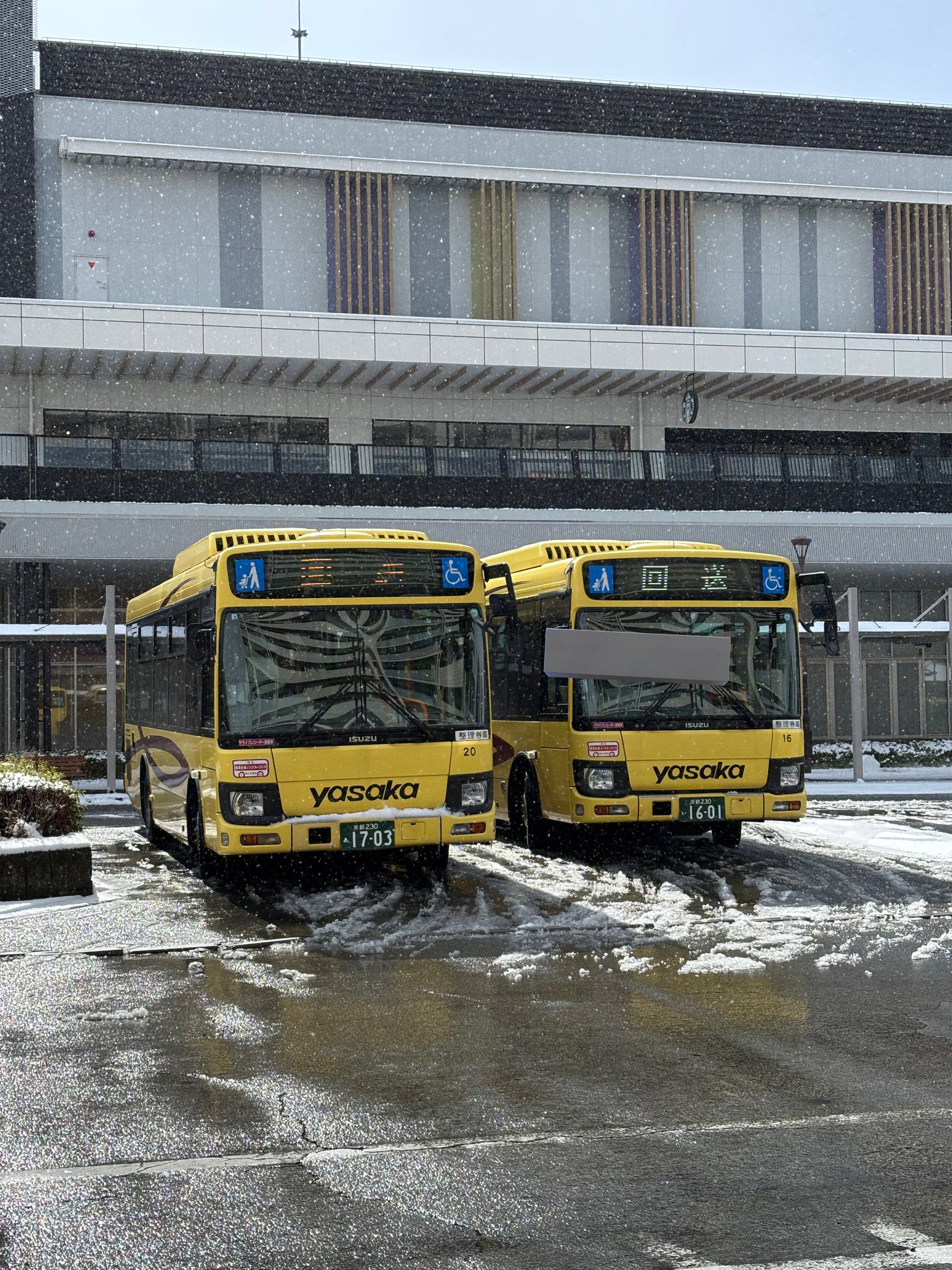 白洲6山崎3 バスを手配する - 白山市の白山きたさきバス・北崎自動車工業