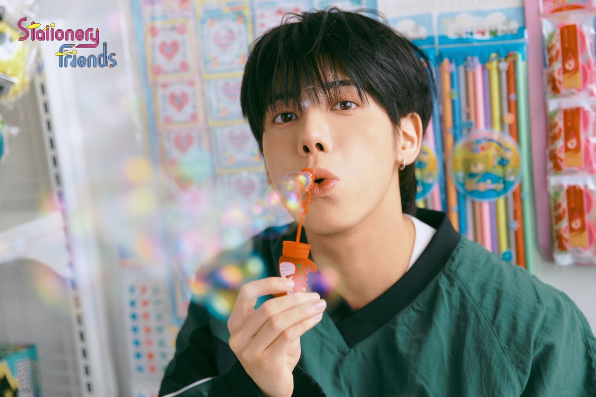 TXT_bighit's tweet photo. TOMORROW X TOGETHER 2025 DECO KIT Preview Cuts 2

내일 문방구로 놀러 와!💙🖍️✂️✨

#투모로우바이투게더 #TOMORROW_X_TOGETHER #TXT 
#내일문방구 https://t.co/xlBcwcxlc2