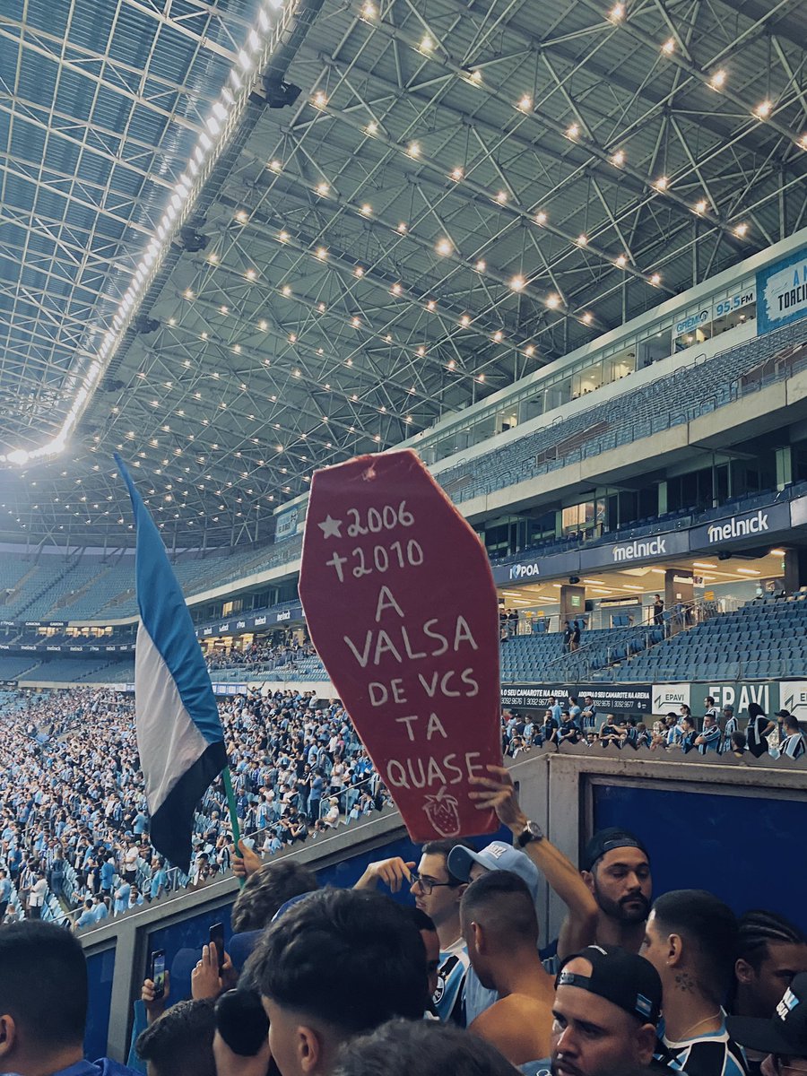 muellerthais_'s tweet photo. DIA DE GREnal 🤫 https://t.co/y9LPcjlBGj