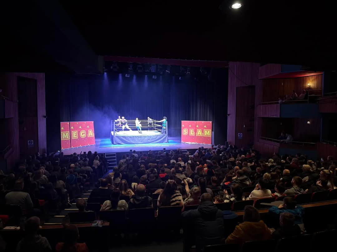 WesleyNsereko's tweet photo. 𝐁𝐈𝐋𝐋𝐈𝐍𝐆𝐇𝐀𝐌 𝐖𝐀𝐒 𝐎𝐍 𝐅𝐈𝐑𝐄! 🔥💪
Our team showed up, and Billingham brought the energy! An epic night in an awesome venue with a crowd that was off the charts! 📢⚡
THANK YOU, BILLINGHAM! Until next time! 👊
#Megaslam #Billingham #Gladiators #ProWrestling https://t.co/UNXIwHYa9U
