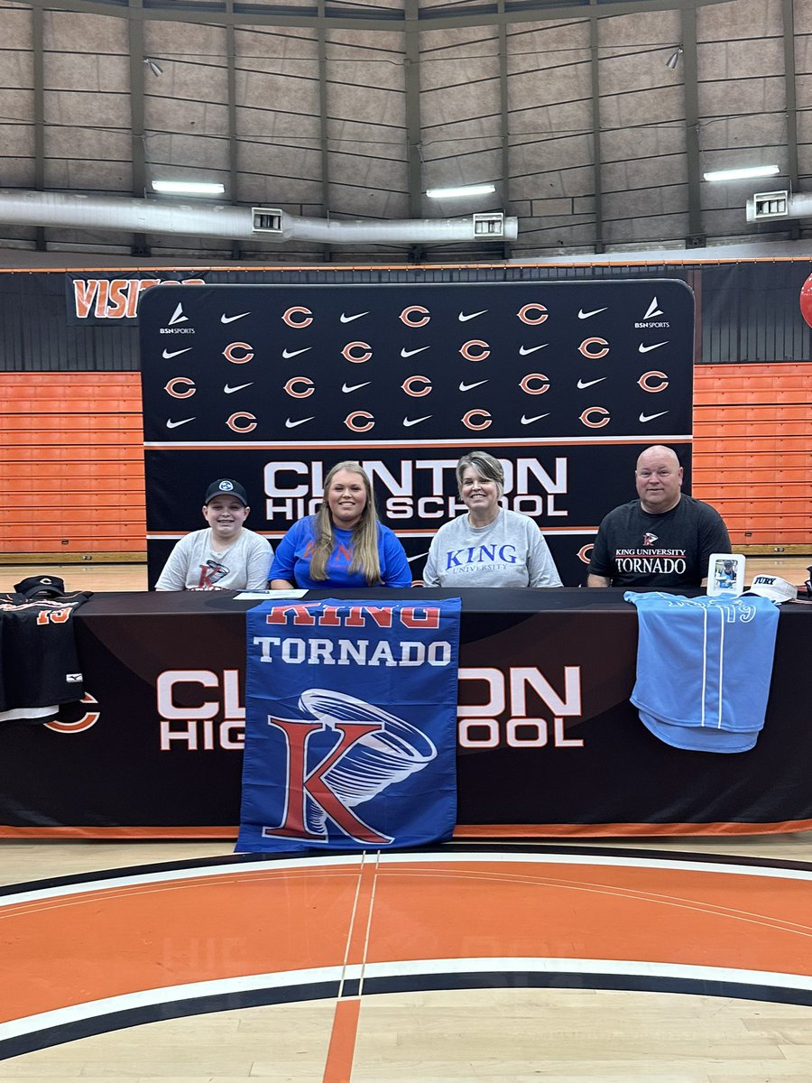 Lynnlee Adkins tweet media