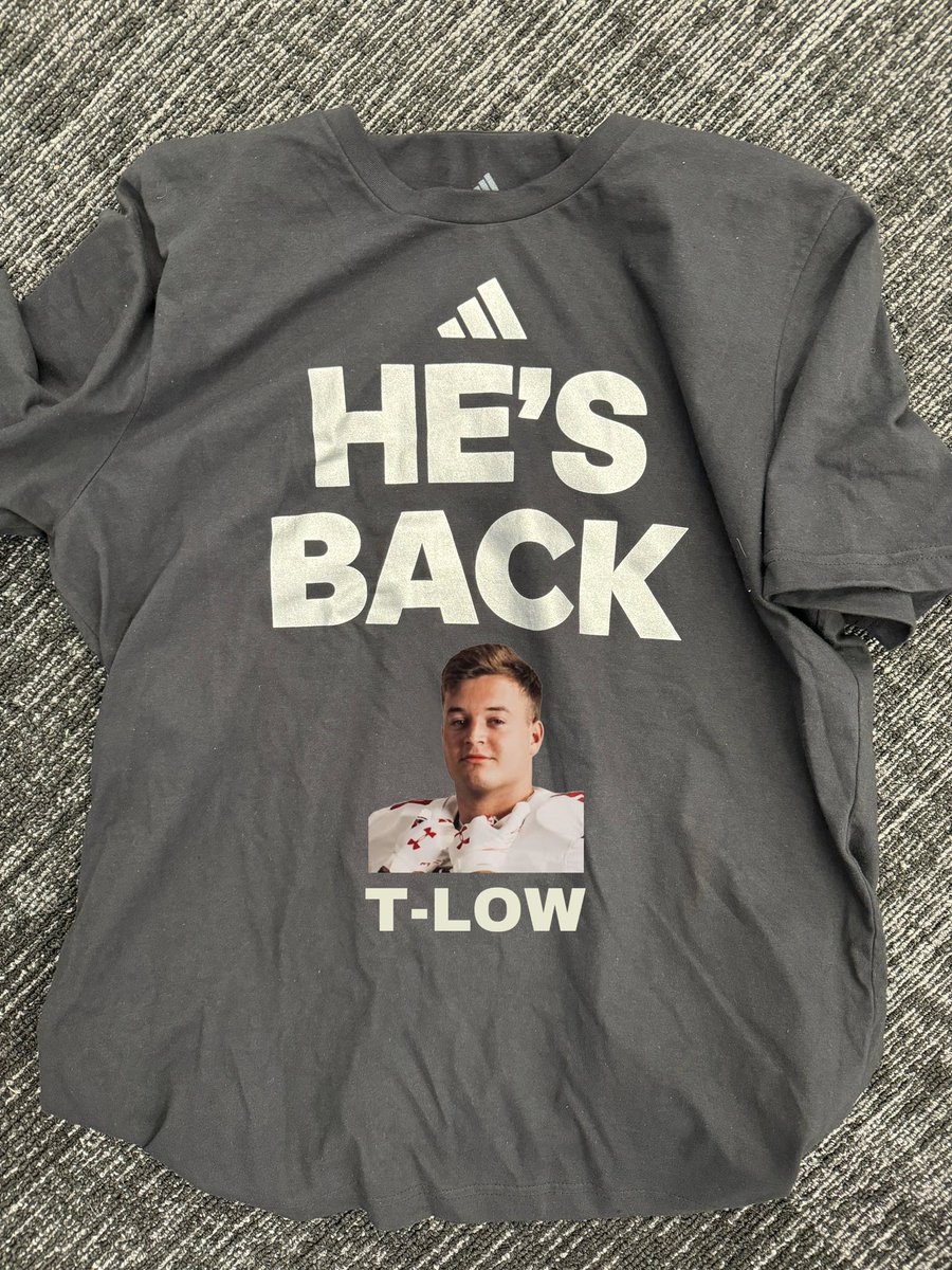 elder4heisman's tweet photo. BREAKING: @TexasTechFB releases new โHeโs Backโ shirts for Fridayโs team run.
#TrentLow
#TLow
#TrueStory
#PickleReport https://t.co/EK0I40UkHA