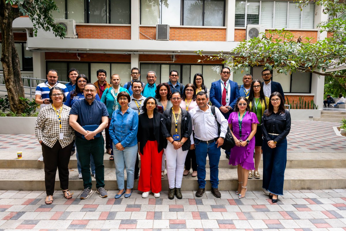 UnitecHnglobal's tweet photo. Desde UNITEC saludamos el trabajo de las revistas científicas de Honduras. Gracias a los 26 editores y a otros expertos que nos han visitado este día desde 15 revistas nacionales editadas por el @cmh, @MP_Honduras, #UNACIFOR, @UNAHoficial, @UniversidadMH y @upnfm. https://t.co/6JZEifkc70