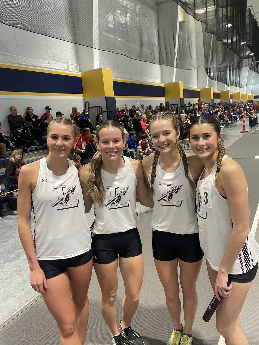 Girls run a blazing 1st place 4x800 time of 10:04.02 at MSJ, running all alone!
Glassmeyer, Hoeffel, Panek, Carraher
#welikegoingfast