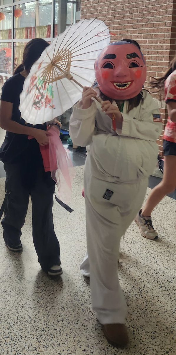 sciencewithchan's tweet photo. Celebrating Lunar New Year @traviseshisd https://t.co/amEz2PTf9E