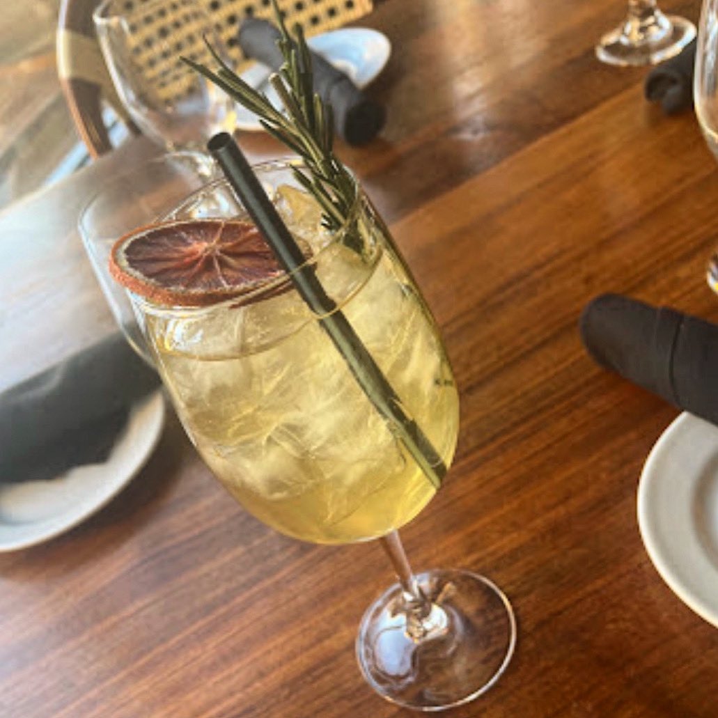 MusselBarMD's tweet image. Let’s kick off the weekend the right way—cold drinks, fresh mussels, and good times at Mussel Bar Bethesda! 🍻🍽️🎉 Who’s in? #WeekendVibes #MusselBarBethesda #cheerstotheweekend