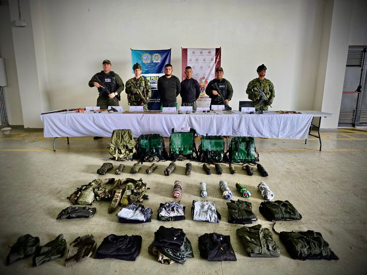 #EsNoticia | Dos capturados, material de guerra, intendencia y documentación de importante valor fueron el resultado de una la operación llevada a cabo en la vereda Caño Paujil, del municipio de Uribe, #Meta.

La operación militar fue llevada a cabo por las tropas de la