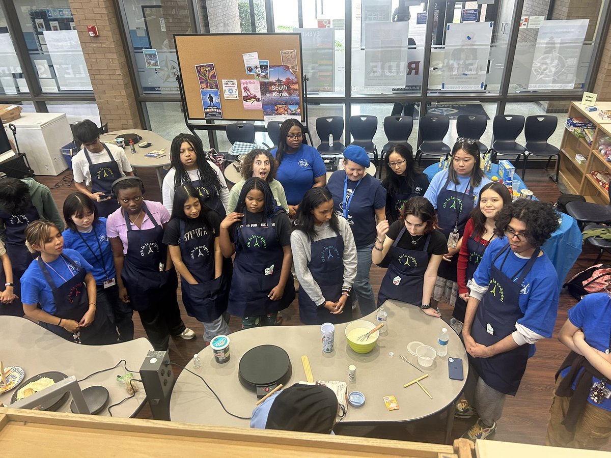 MarionB59629654's tweet photo. FBISD_LIB
CHSLIB French Club AND CREPES https://t.co/KS2SvkzKLO