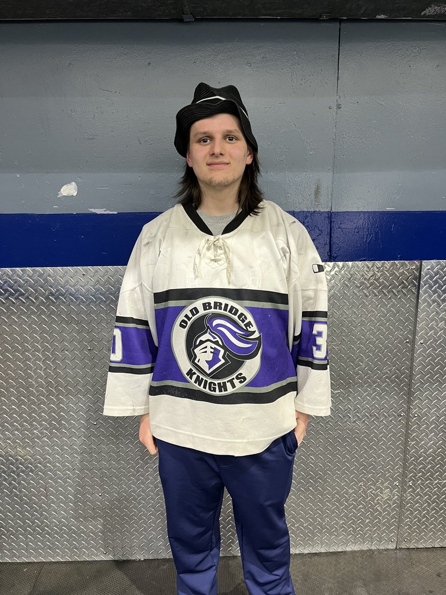 Varsity beats Monroe 3-1! Our next game is Monday at St. Joes Metuchen for the GMC semi-finals! 🏒⚔️
🚨: Gallo, Kirschner, Lynch
🍎: Doctors, Gallo, Gorelik, Lynch, Moreno, Wheeler

Schroeder with 19 saves in net