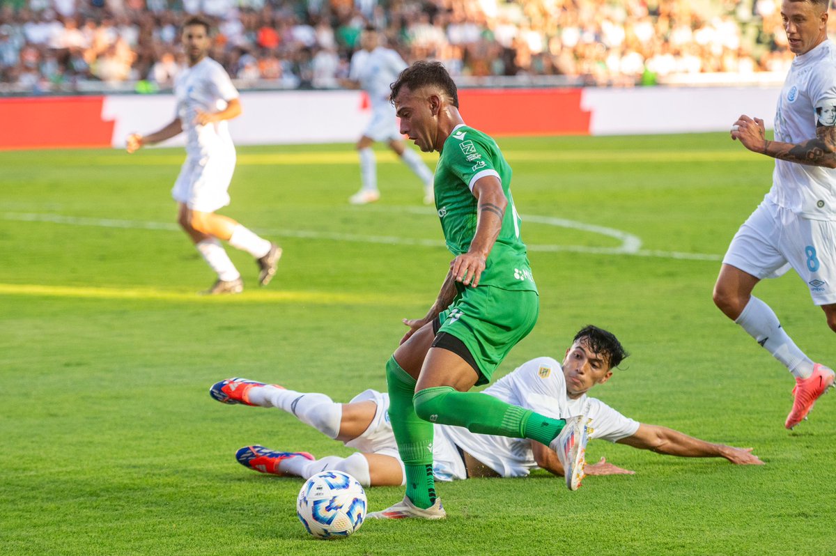 CAB_oficial's tweet photo. 🔚 Final del partido.

#Banfield 1-1 Belgrano

⚽️ Gerónimo Rivera

#EnBanfieldJugamosTodos 🇳🇬 https://t.co/wM2rLiCNsw