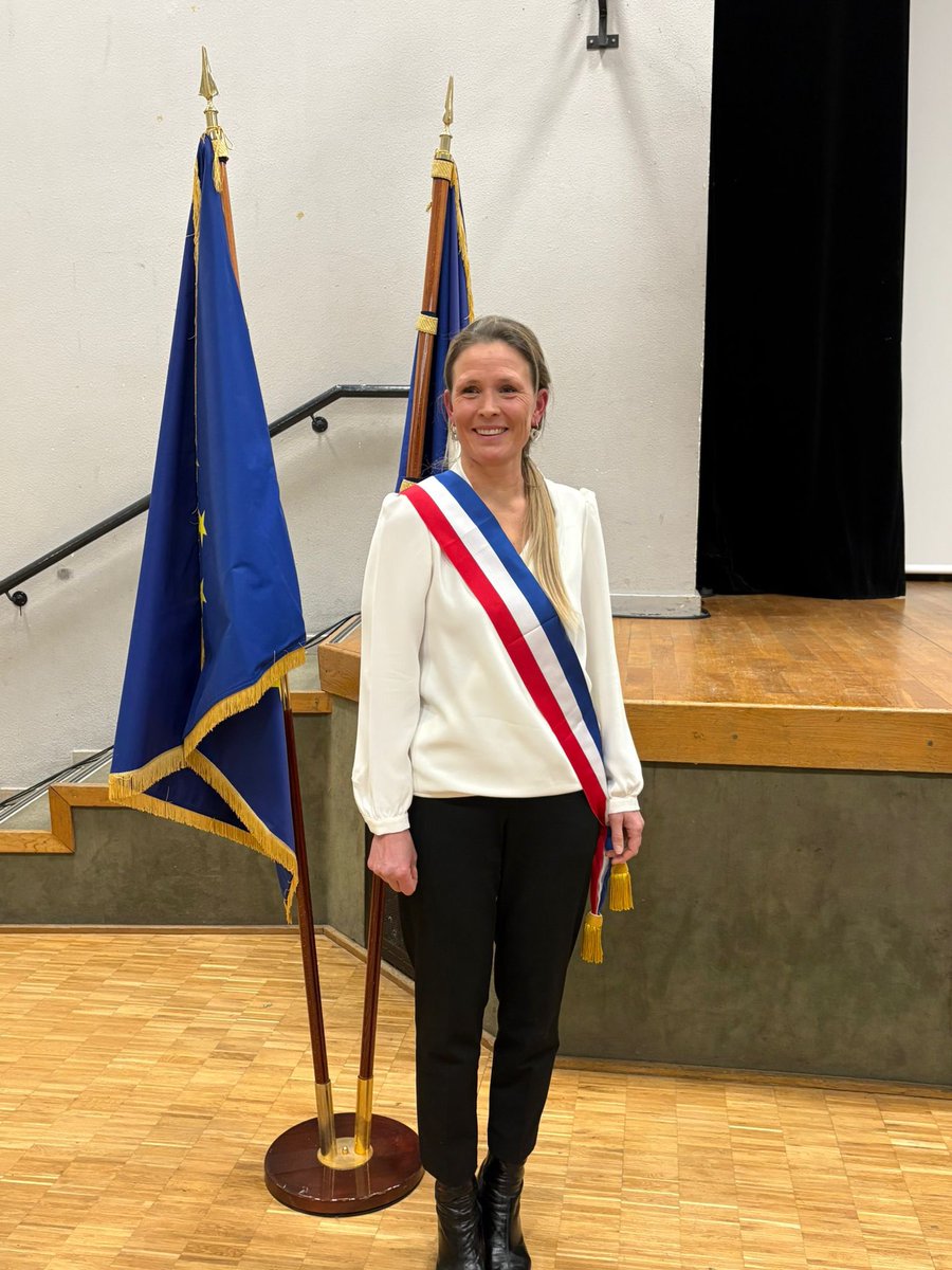 ClairePouzin's tweet photo. Élue maire de Francheville. Quel honneur! 
Merci pour vos nombreux messages de félicitations! Je suis portée par toutes  les marques de soutien des maires et élus qui m’entourent et la confiance des franchevillois. Merci! https://t.co/UL0qcR0sao