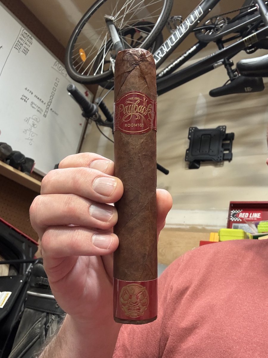 Stoic_Wolf_Cigars tweet media