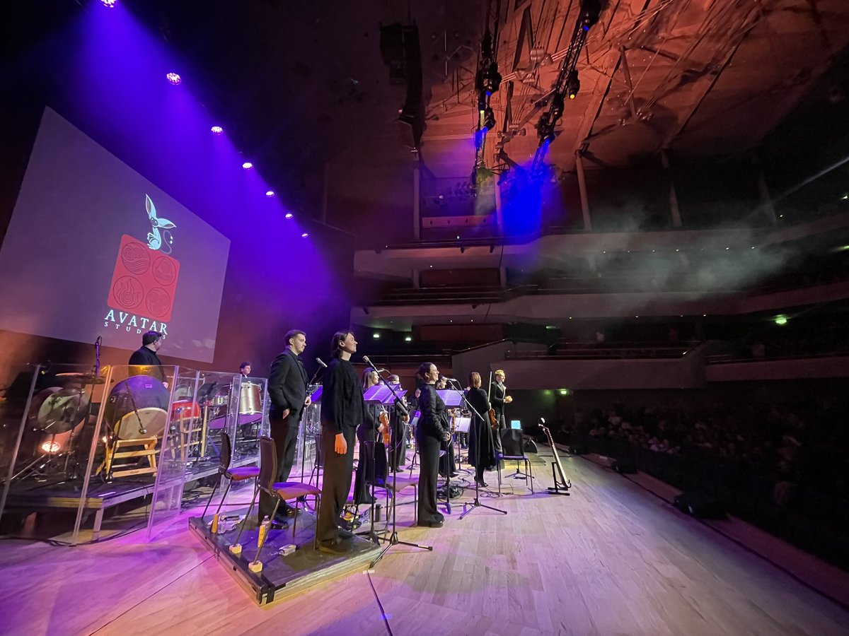 Fantastic audience for tonight’s performance of #AvatarTheLastAirbender in Concert at <a href="/BridgewaterHall/">The Bridgewater Hall</a> in #Manchester. 2 standing ovations for the orchestra, chorus, soloists and conductor <a href="/David_Mahoney/">David Mahoney</a>.

Next stop: London for a double show day tomorrow!