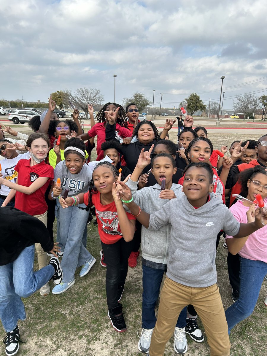The babies enjoyed cashing in their incentive tickets for extra recess and popsicles! <a href="/DavieMoore4/">DavieMoore</a> <a href="/NKelley_5Tribe/">Nikki Kelley</a>
