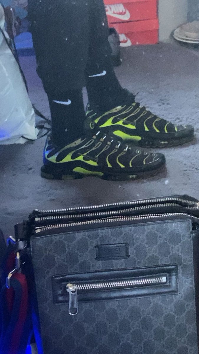 Serve your master 📥
Open them wallets and pay me 🧦
#findom #alpha #chav