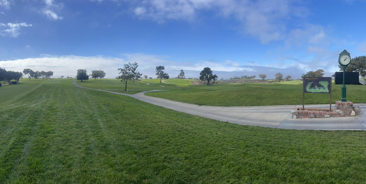 c_roberts11's tweet image. With the little sister living in San Diego, I took a small break from the trade show yesterday and had her show me around! Made a pit stop at Torrey Pines to check it out and get some swag! Can’t wait to get out there later this year and play it!