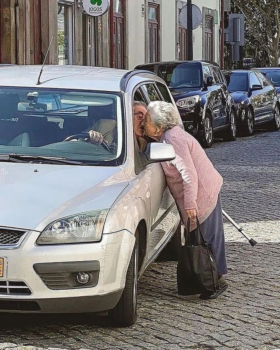 ARTIFAXING tweet media