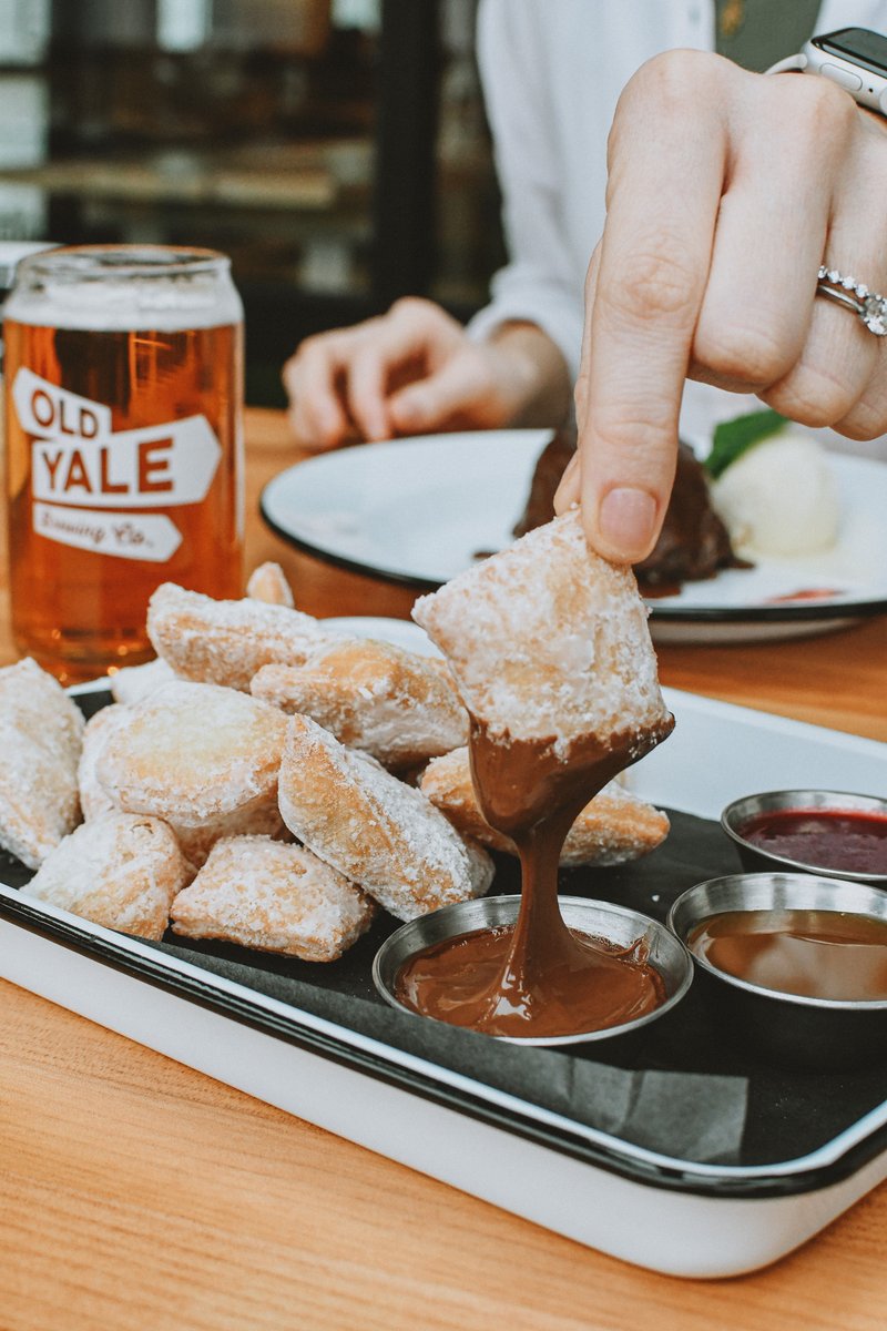 It’s Friday, and you deserve something sweet. Our Bae-gnets are here to make your day: fluffy dough squares tossed in icing sugar, served with Nutella + strawberry compote. 🍓✨

FYI these bad boys are only available at OYB Abby.

oldyalebrewing.com/abbotsford
