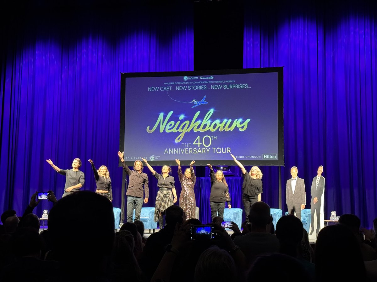 David Heane (@davidheane) on Twitter photo Little bit of Erinsborough in Glasgow tonight #Neighbours <a href="/LiveInConvo/">Neighbours: Live in Conversation</a> 🇦🇺 💚💛 Little bit of Erinsborough in Glasgow tonight #Neighbours <a href="/LiveInConvo/">Neighbours: Live in Conversation</a> 🇦🇺 💚💛