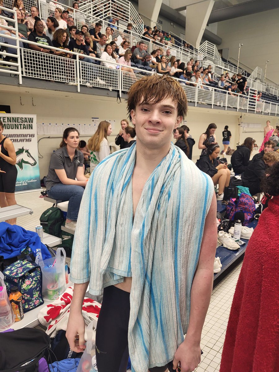 NEW SCHOOL RECORD!!! Houston Bickers breaks the 200 free record at prelims!! 1:43.38