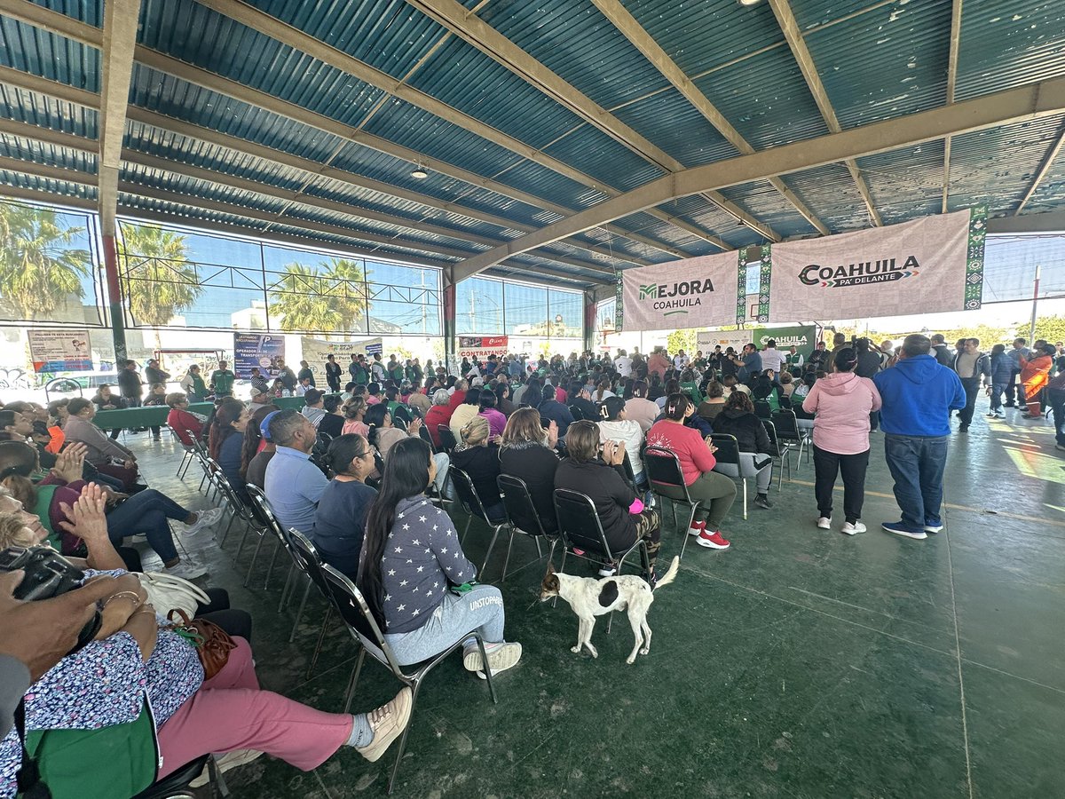 Las familias de la colonia Sol de Oriente en Torreón aprovecharon la feria del empleo de MEJORA Coahuila con más de 500 vacantes, estrategia del gobernador <a href="/manolojim/">Manolo Jiménez Salinas</a> para acercar las oportunidades a las familias de nuestro estado. 

#CoahuilaPaDelante
