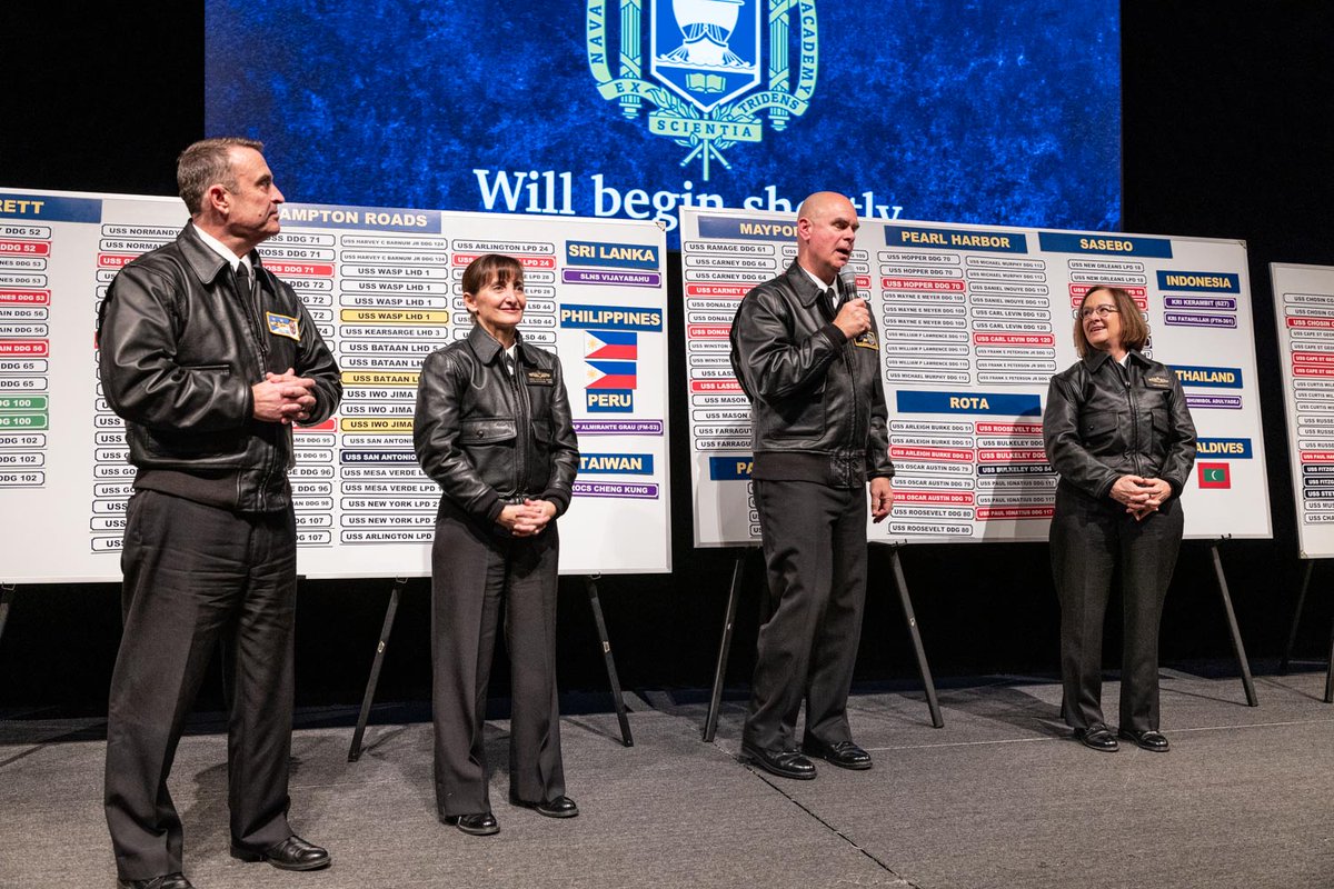 SurfaceWarriors's tweet photo. β Next Generation of Surface Warfare Leaders Participate in Ship Selection Night π’
#GoNavy | #ShipSelection | #Classof2025 https://t.co/4RZysQ82Ee
