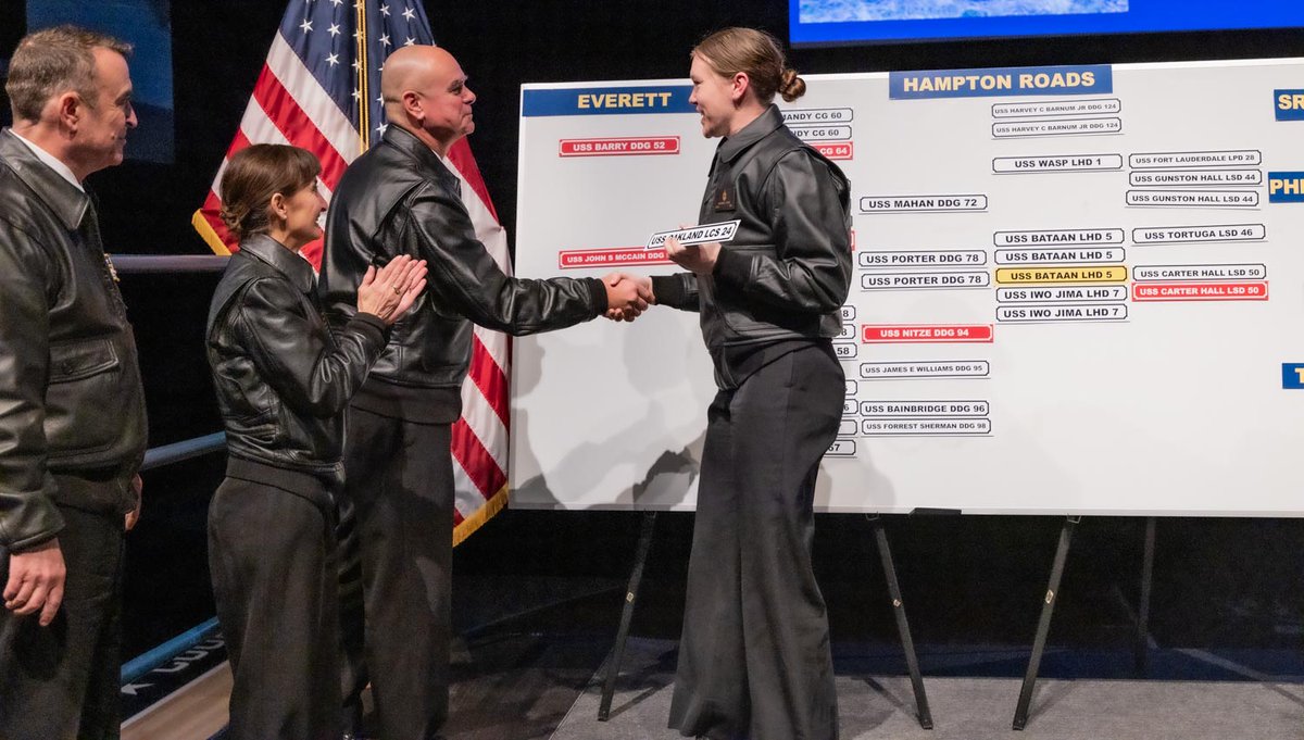 SurfaceWarriors's tweet photo. β Next Generation of Surface Warfare Leaders Participate in Ship Selection Night π’
#GoNavy | #ShipSelection | #Classof2025 https://t.co/4RZysQ82Ee