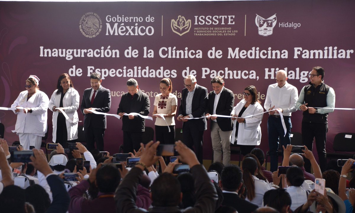 AndresVeVa_'s tweet photo. Durante la Inauguración de la Clínica de Medicina Familiar de Especialidades del ISSSTE, tuve el gusto de saludar a la Presidenta de México, @Claudiashein, y al Gobernador del Estado, @juliomenchaca_. https://t.co/rvVDxc9CzW