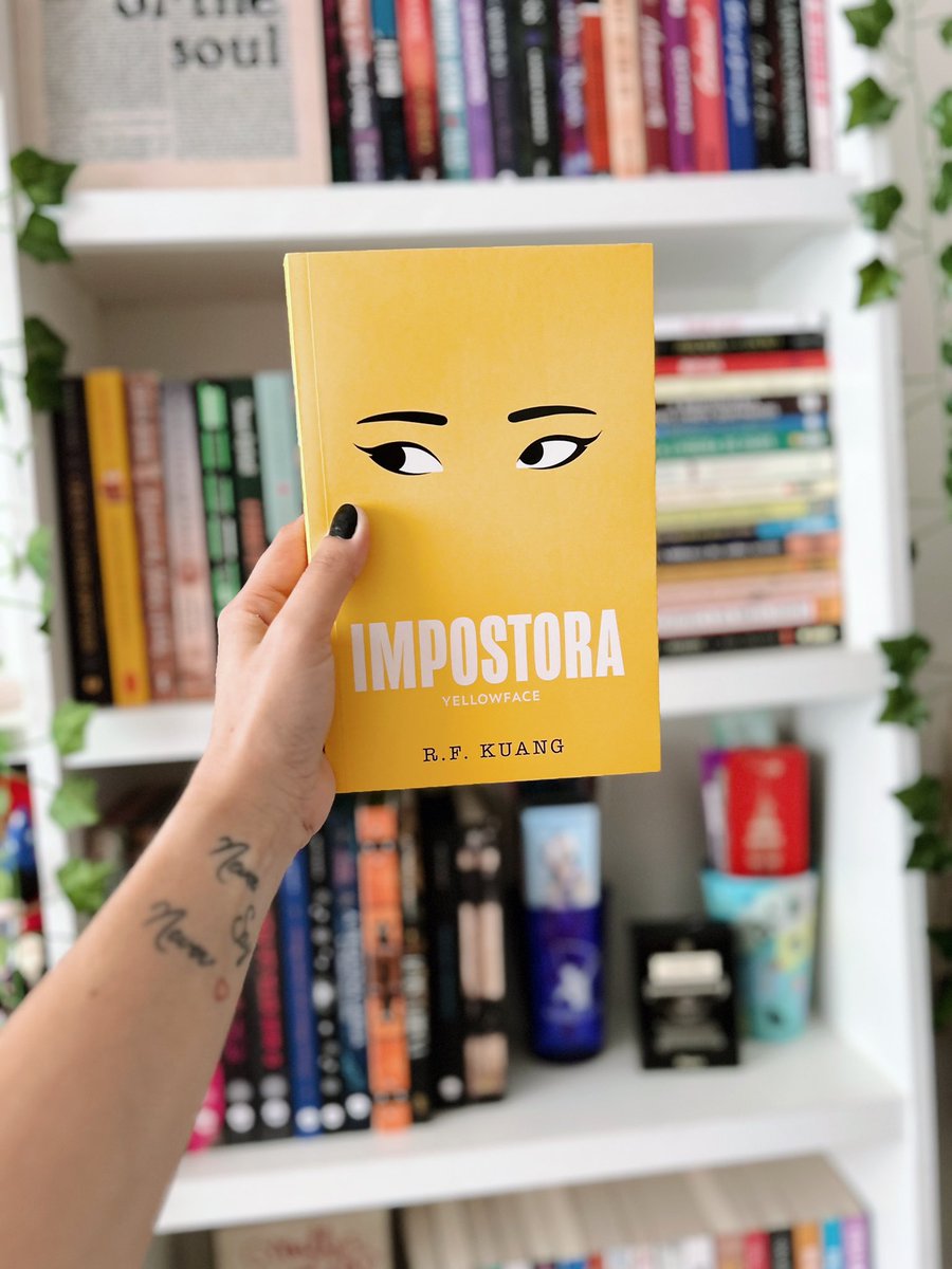 deysesaless's tweet photo. Eu gostei do início até a metade, mas achei que a narrativa se perde e fica tudo muito repetitivo. Porém, gostei bastante do tema em questão: mundo editorial. (3⭐️) https://t.co/8YacsAVtFr