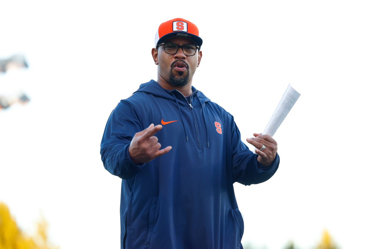 Recruits: Pull Up this summer 🍊🧃🔥 Best Camp on the East Coast! 
And the 👑 is Back!  👀👁️👁️📝🤷🏽‍♂️
Cuse.com/footballcamps
