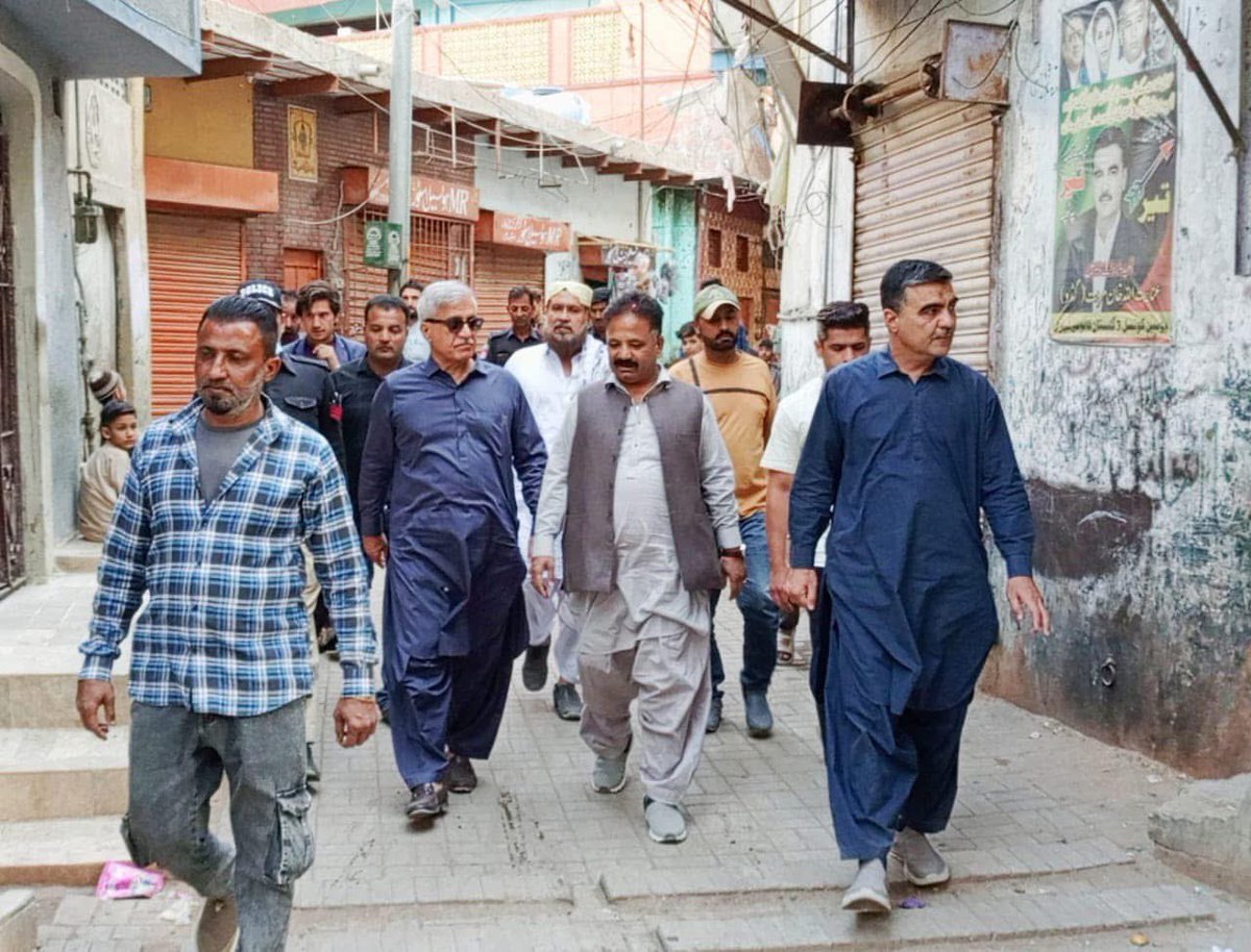 bilalraees111's tweet photo. لیاری کا دورہِ اور عوام سے ملاقاتیں" 

پی ایس 107 کے مختلف علاقوں کا علاقہ MPA یوسف بلوچ اور بلدیاتی نمائندوں کے ہمراہ دورہِ 
دورے کے دوران عوام کا اپنے نمائندوں کے سرپرائز دورے پر خوشی کا اظہار

عوامی مسائل سننے اور انکے حل کیلئے متعلقہ اداروں کو ہدایت جاری کی 

#LyariBhuttoKa https://t.co/Fi34bbHW8n