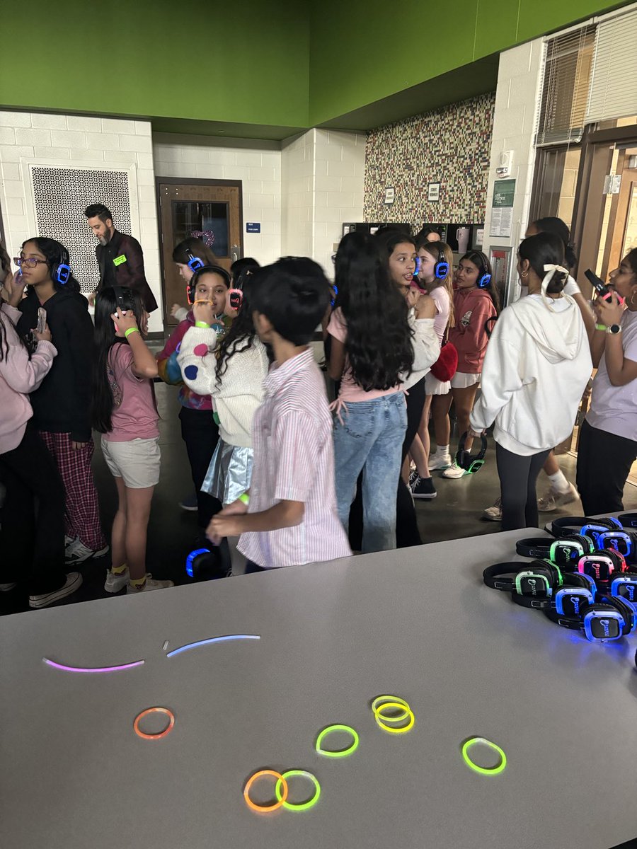 Our <a href="/DeSanaMiddle/">DeSana MS</a> Dragons had a great time this evening at the SGA Valentine’s Social. Huge shout to our PTO, Staff, &amp; SGA sponsors for making this a great event for our students. <a href="/DMSPeyt/">Peyton</a> <a href="/jamiebui23/">Jamie Bui</a>