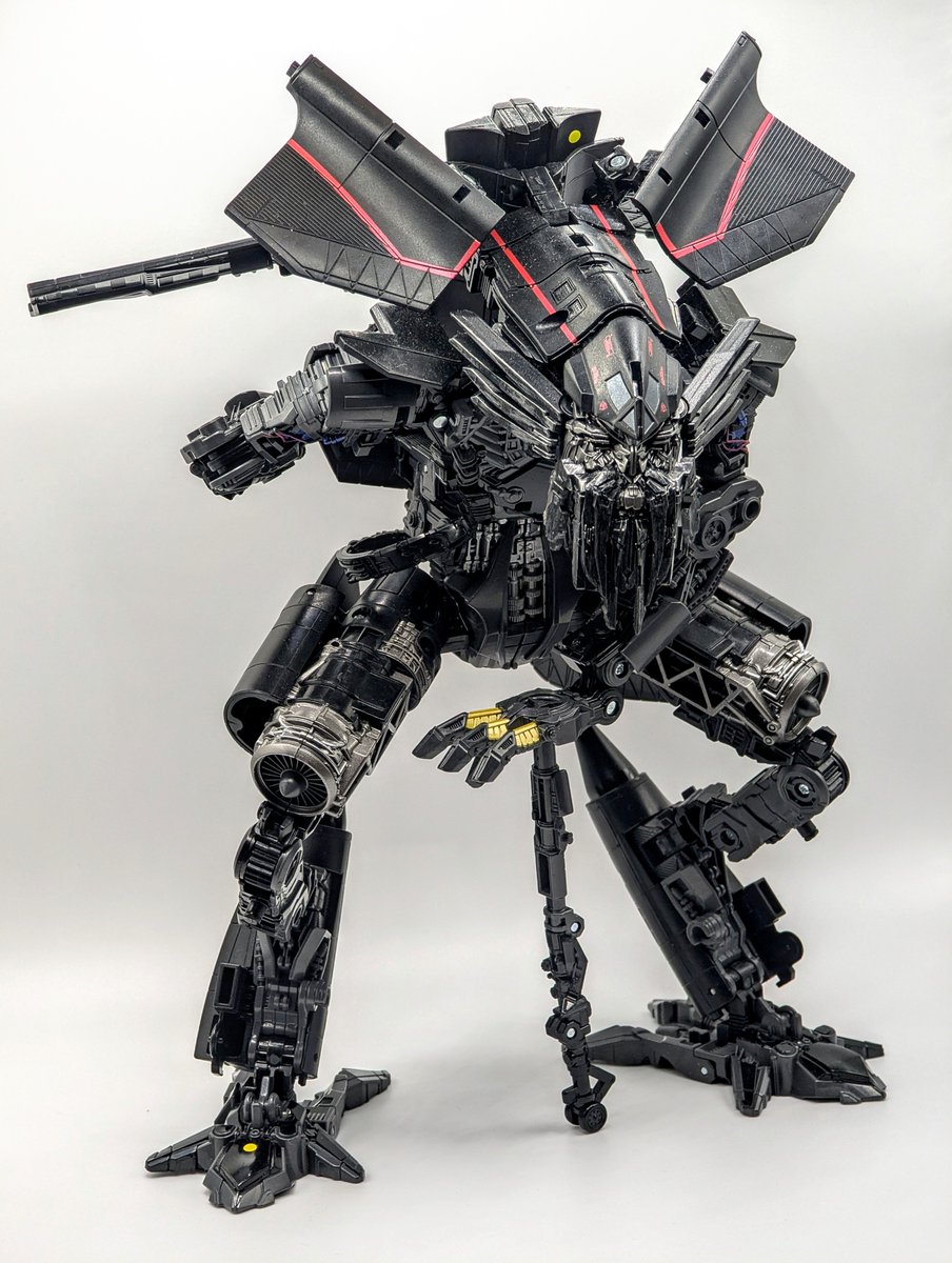 BoldimusPrime's tweet photo. Invested in a light box for toy photography, so here are a couple of Transformers test shots with Baiwei Ironhide, (a slightly dusty) Studio Series Jetfire and Studio Series Optimus Prime. https://t.co/sS5MbgHGjD