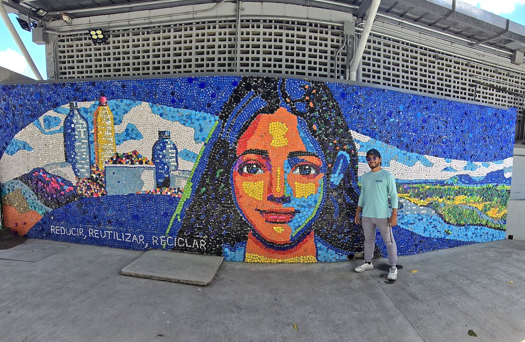 Olivarescfc's tweet photo. Así quedaron los 3 murales con más de 100.000 tapas en el Aula de Reciclaje de la UCAB en Caracas.

Luego de 14 días, terminamos las 3 obras protagonizadas por la naturaleza. ¡Gracias a todo el equipo que lo hizo posible! https://t.co/lS59EcrO5m