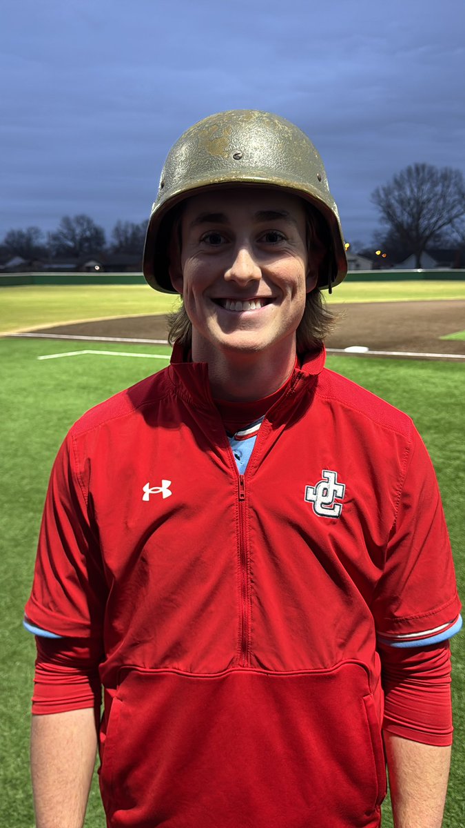 Vikes go 1-1 on day 1.

<a href="/questhull3/">Quest</a> is Fox Hole guy.