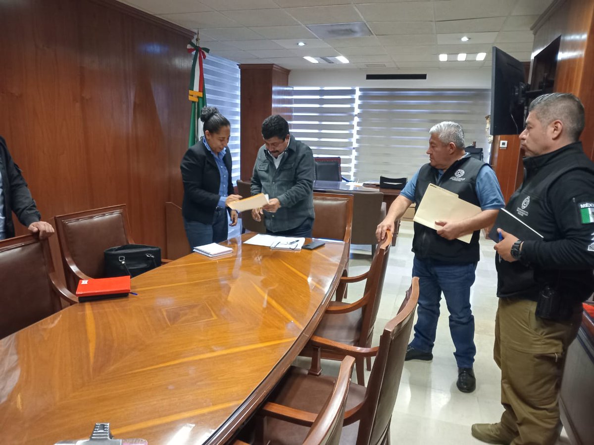 Probosque_'s tweet photo. Para fortalecer las acciones de prevención y combate en la temporada de #IncendiosForestales 2025 personal de #Probosque se reunió con autoridades municipales de #Texcoco, para conjuntar y coordinar estrategias a fin de proteger y preservar las #ZonasForestales. 
#ElPoderDeServir https://t.co/ij6rourJn9