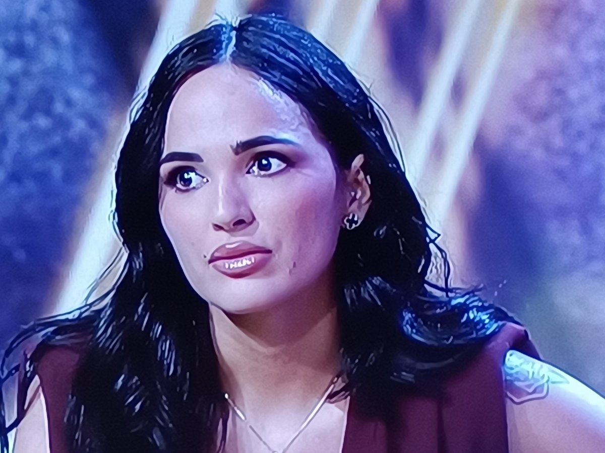 Cada  en su vida privada puede hacer lo que le plazca y  <a href="/IkerCasillas/">Iker Casillas</a>  es libre como un pájaro. Que una señora se siente en un plató para hablar de la intimidad que ambos han compartido no habla muy bien de ella.
#DeViernes