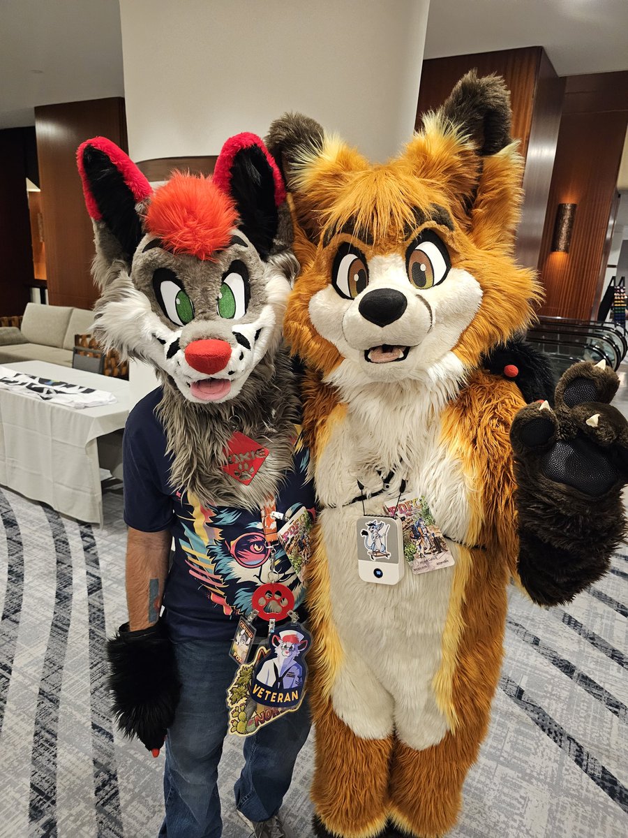 Great con, with an amazing fwuff!  🥰

#FursuitFriday #furryfandom #furries #fursuits #fursuiters #llmcostumes #PDFC2025