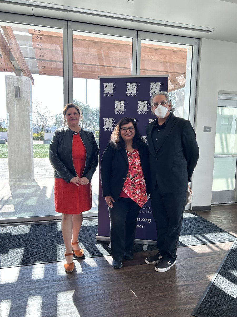 LISC_SD's tweet image. Our Executive Director, Ricardo, recently had the opportunity to join @HOPELatinas for their San Diego Regional Leadership Institute Session focused on City Governance.