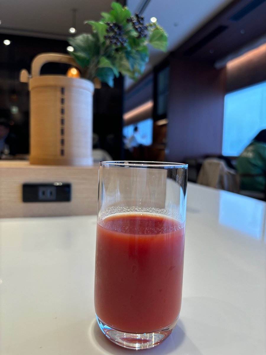 おはようございます。福岡は晴れて雪が舞っています。積もらなくて助かりました。今日もフライト行ってきます(*`･ω･)ゞ: