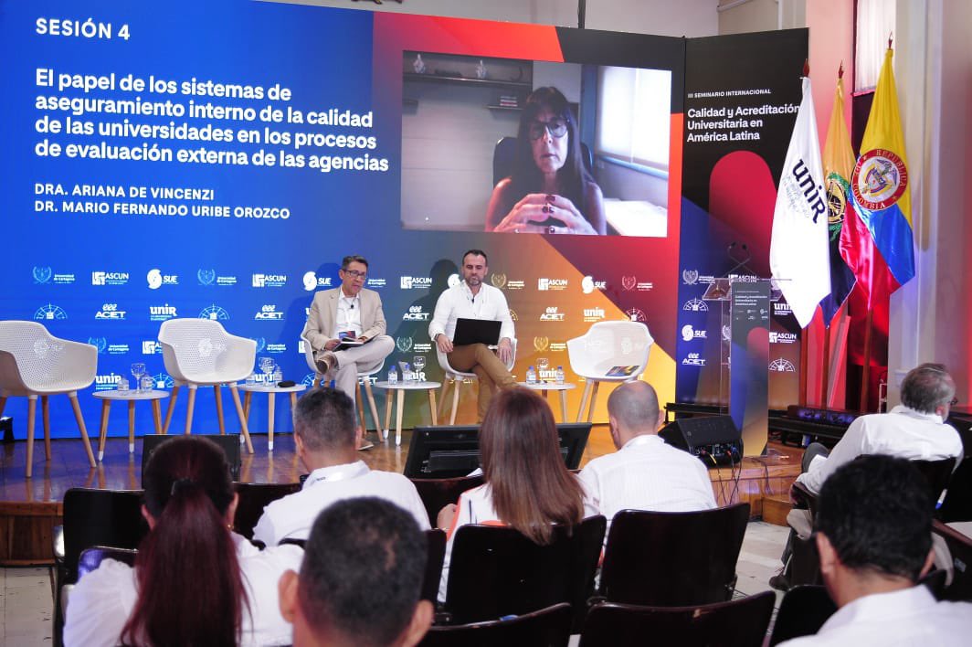 LuisferPolania's tweet photo. Profesionalizar los sistemas internos de calidad de las universidades, una conclusión común que podría resaltar del III Seminario Internacional sobre Calidad y Acreditación Universitaria en América Latina, organizado por Unir, en el que tuve la oportunidad de participar https://t.co/hOs7xRw6WT