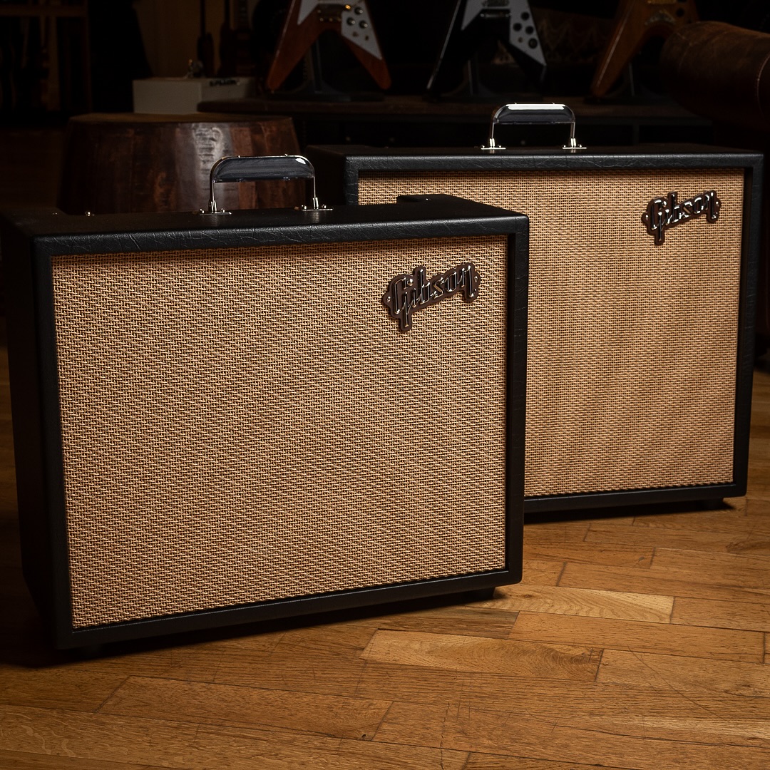 ChicagoMusicEx's tweet image. Longing for a fresh beat? Explore the newest arrivals at CME! From CME Exclusive @gibsonguitar Falcons to the cutting-edge effects from @thorpyfx, we've got it all! Find your perfect gear online, via the CME App or pop in for a visit today! bit.ly/3sq0cd8 #CME #NewGear