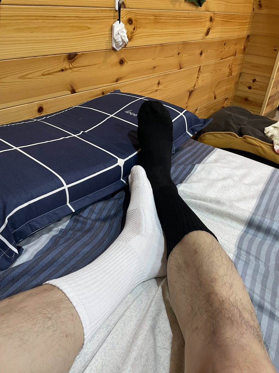 kevin30215's tweet photo. 新的襪🧦
#白襪 #黑襪 https://t.co/dr7GhDMjEr