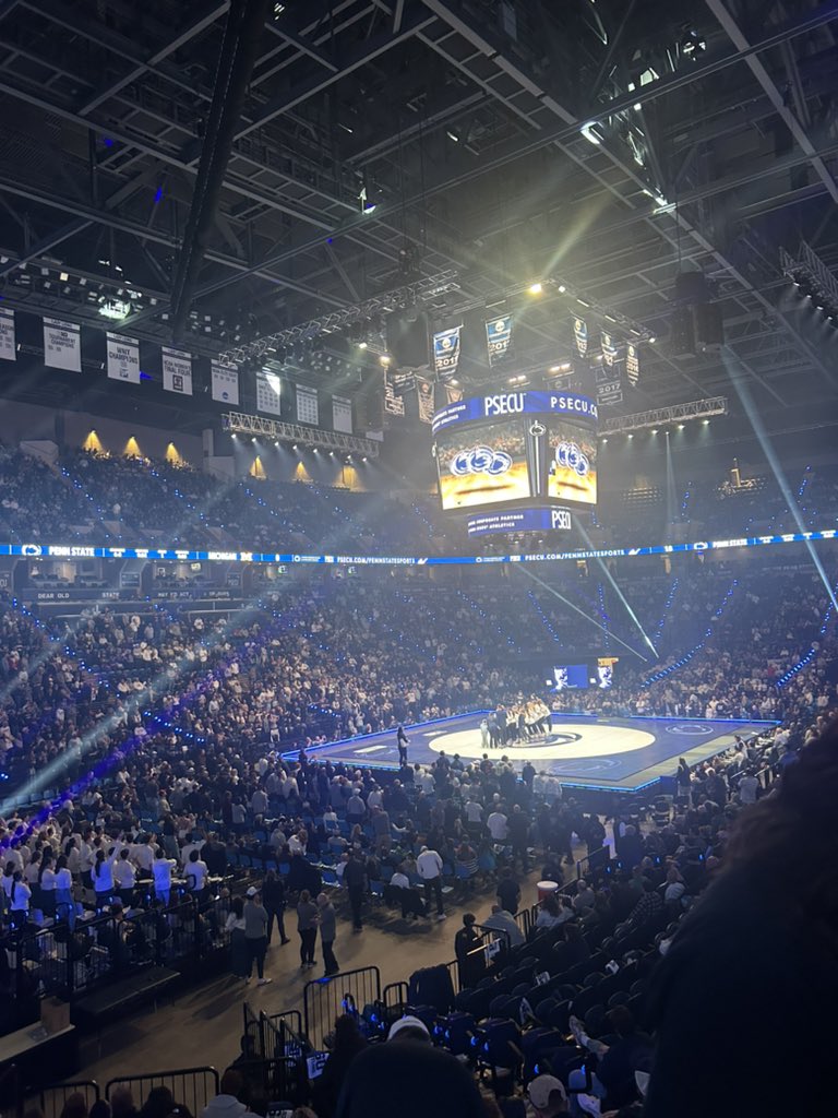 swizzyJ69's tweet photo. Congrats to the women’s volleyball team on their championship. Was hoping for a Wisconsin volleyball type celebration but I guess it’s not my day. #milkbags https://t.co/i7TmjawVGT