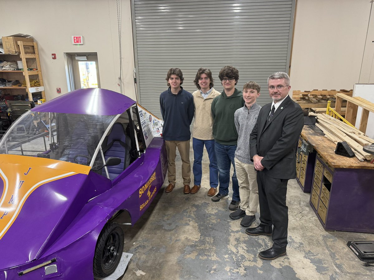I spent the day with some national award winners!  

Hopkins Elementary was recognized as a National ESEA Distinguished School!

The Somerset Ind. “Solar Jumpers” won the 2024 National Solar Car Challenge in Texas! 

Yup…vibrant learning!  

#AllinKY