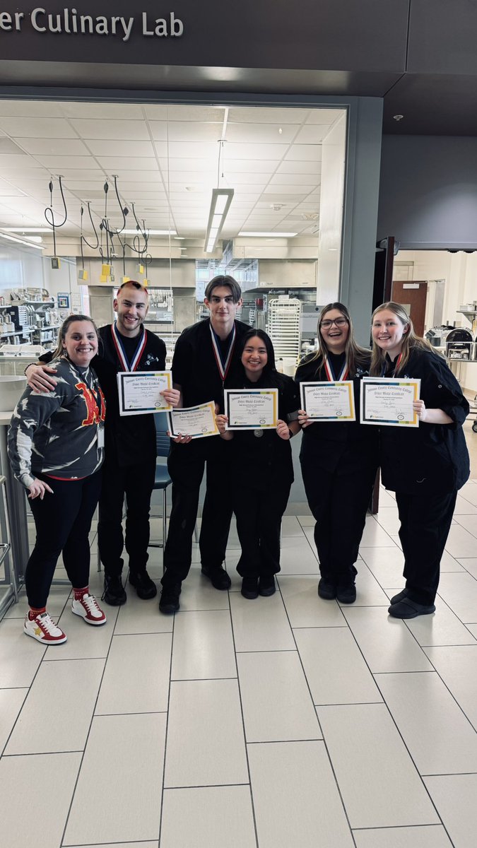 OakParkProstart's tweet photo. 3rd place!!!! SOOOO proud of these kids 🥲🥲🥲🥲 https://t.co/0vmUSzY6ii