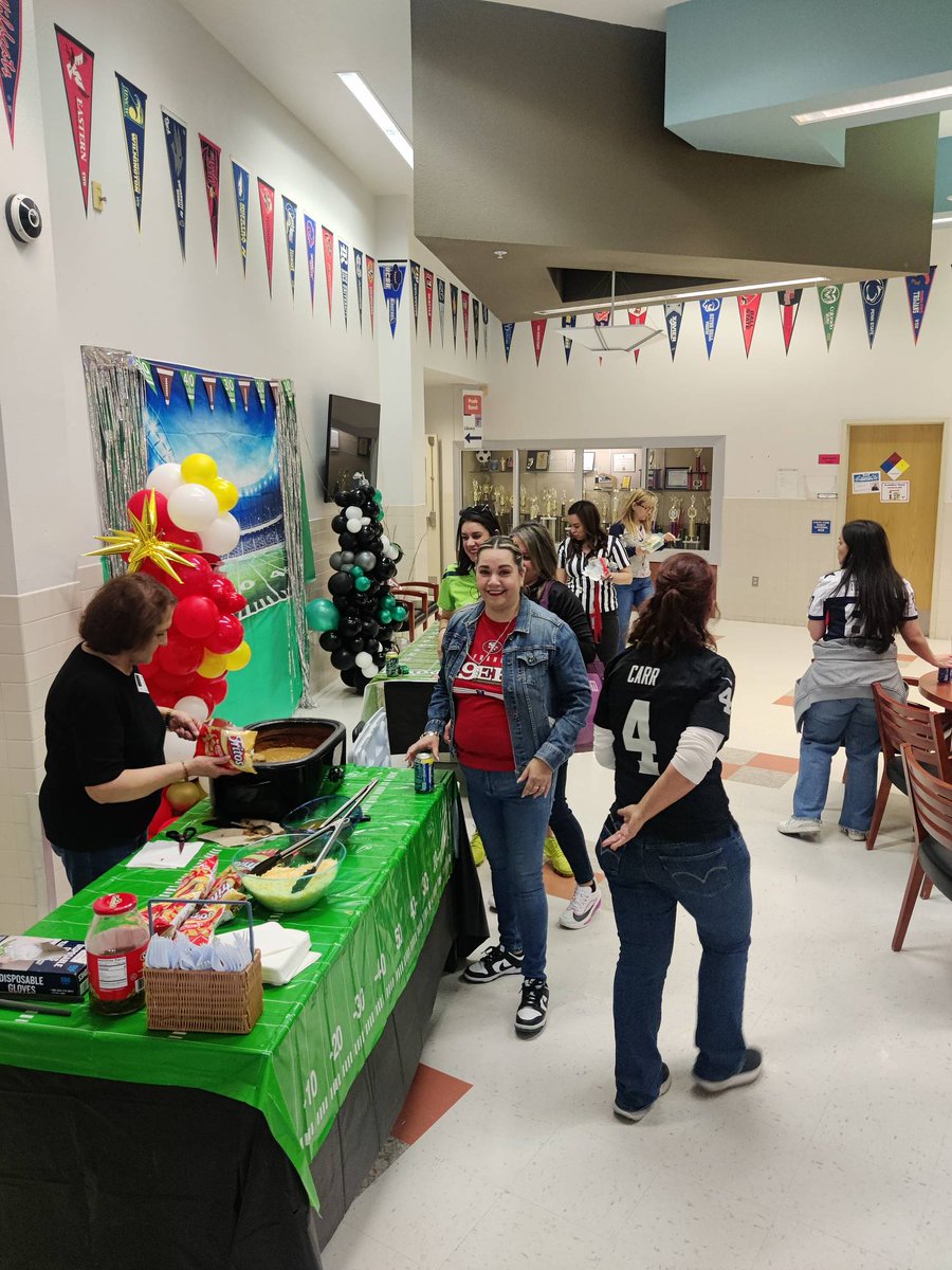 Our dedicated teachers and staff inspire us every day. 🏈🍴 Taking a well-deserved break to enjoy our traditional Super Bowl Frito Pie lunch at The Ranch! #Allin #RattlersAllin #TeamSISD