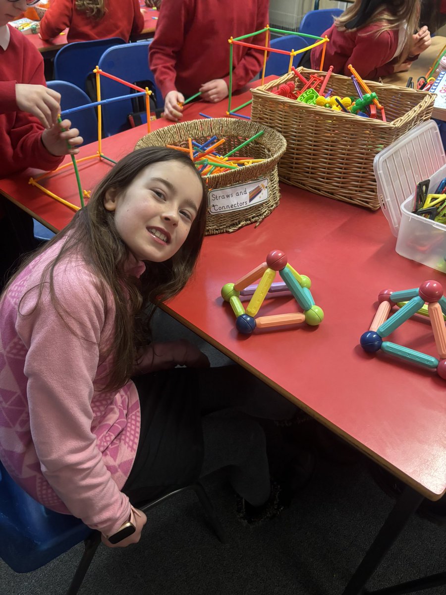 Mrs Clark HPS & P5/4 tweet media